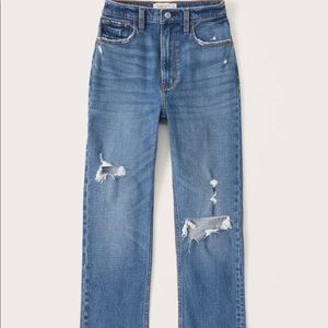 Abercrombie High Rise 90’s straight leg jeans size 28